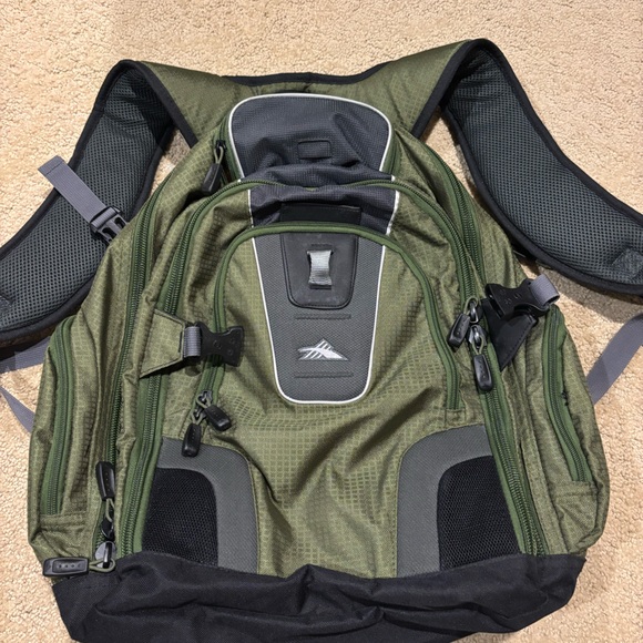 High Sierra Handbags - High Sierra Hiking backpack